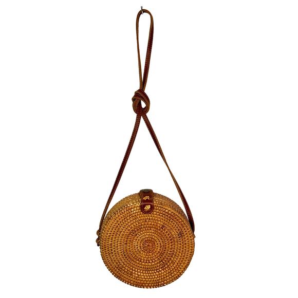 Round Rattan Crossbody Purse - Picture 4 of 7